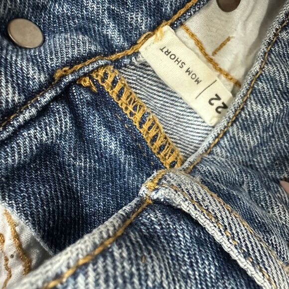 Pacsun mom short cuffed, Size 22 - Picture 3 of 3